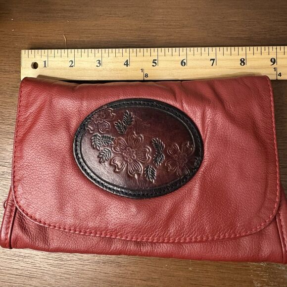 Red Clutch Organizer Wallet Tooled Leather Floral Medallion Ace USA EC - Picture 6 of 8